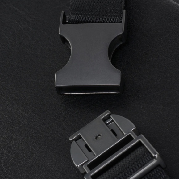 Cote & Ciel Isarau S Alias Leather Black-NWT, & storage bag, never used - Picture 12 of 15